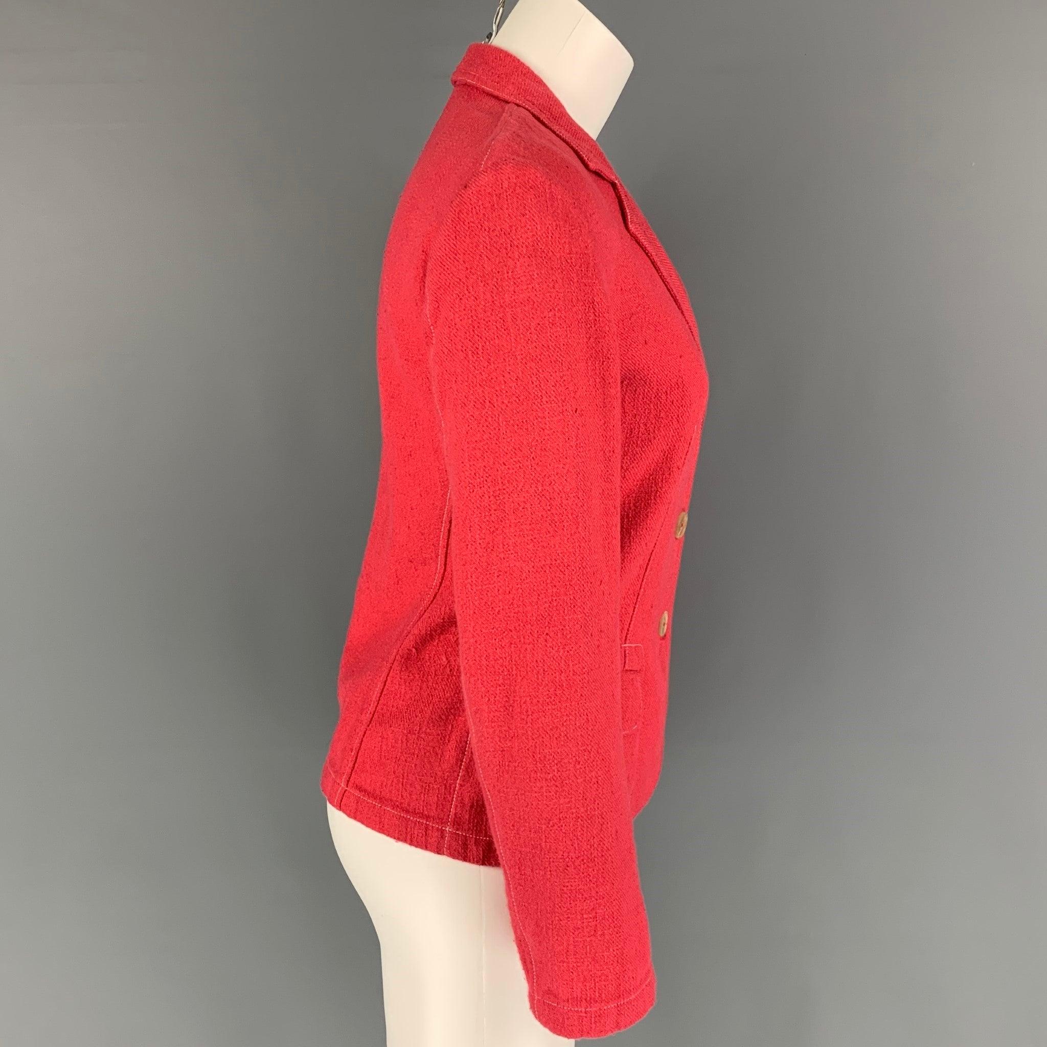 JIL SANDER jacket blazer comes in a coral cotton / linen featuring a notch lapel, contrast stitching, flap pockets, and a three button closure.
Very Good Pre-Owned Condition. 

Marked:   34 

Measurements: 
 
Shoulder: 17 inches  Bust: 32 inches 