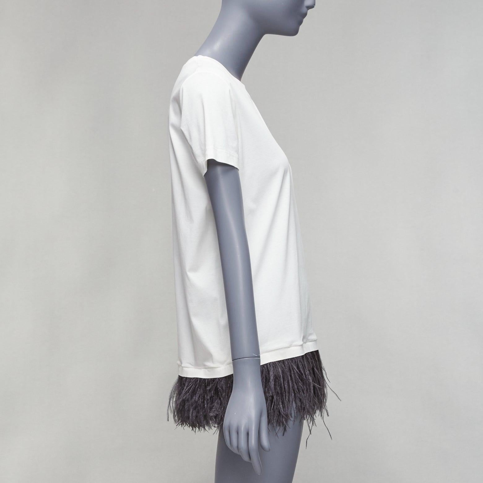 JIL SANDER white cotton black ostrich feather trim crew neck tshirt S In Good Condition For Sale In Hong Kong, NT