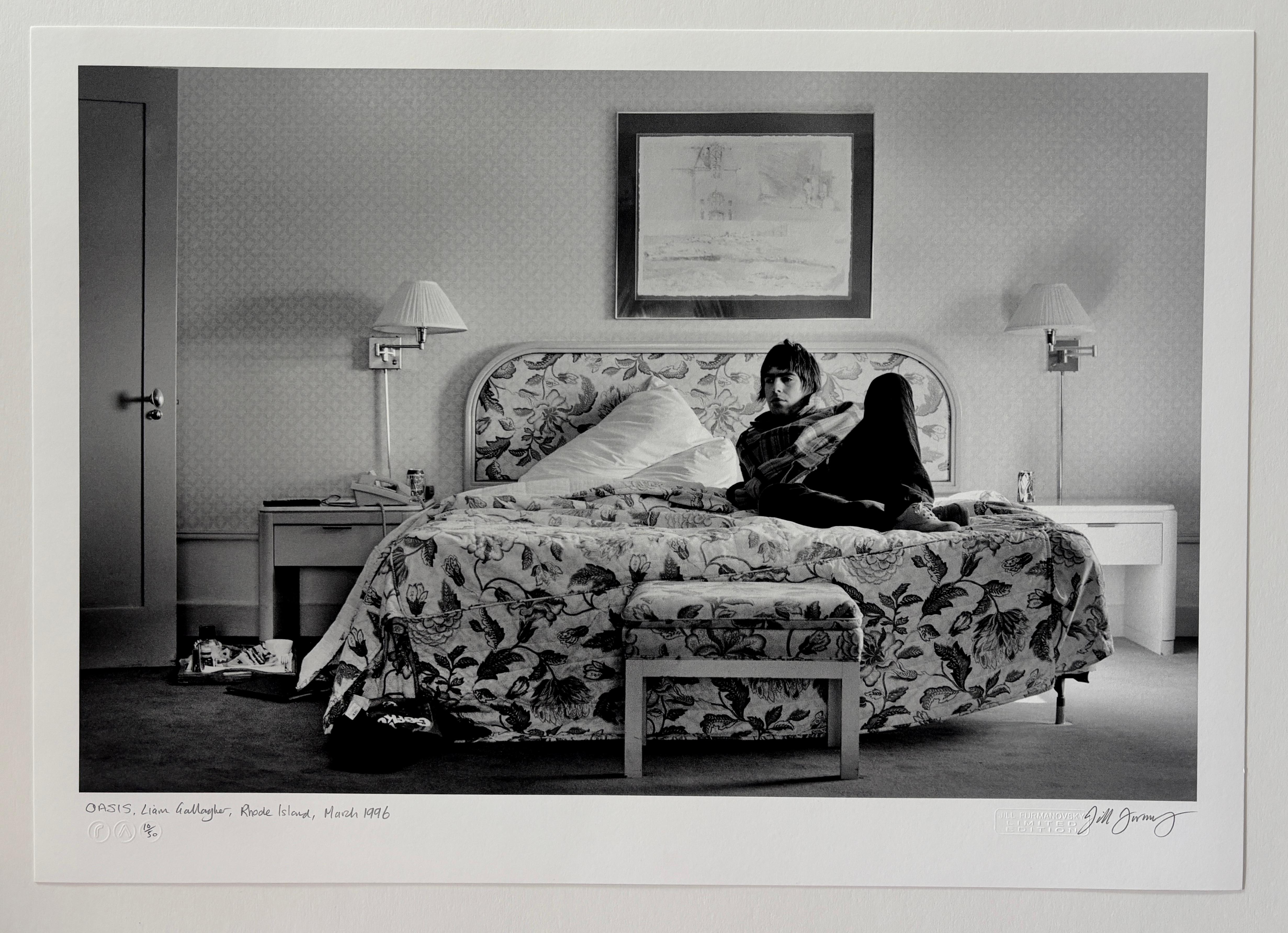 Lit d'hôtel Oasis de Liam Gallagher par Jill Furmanovsky en vente 1