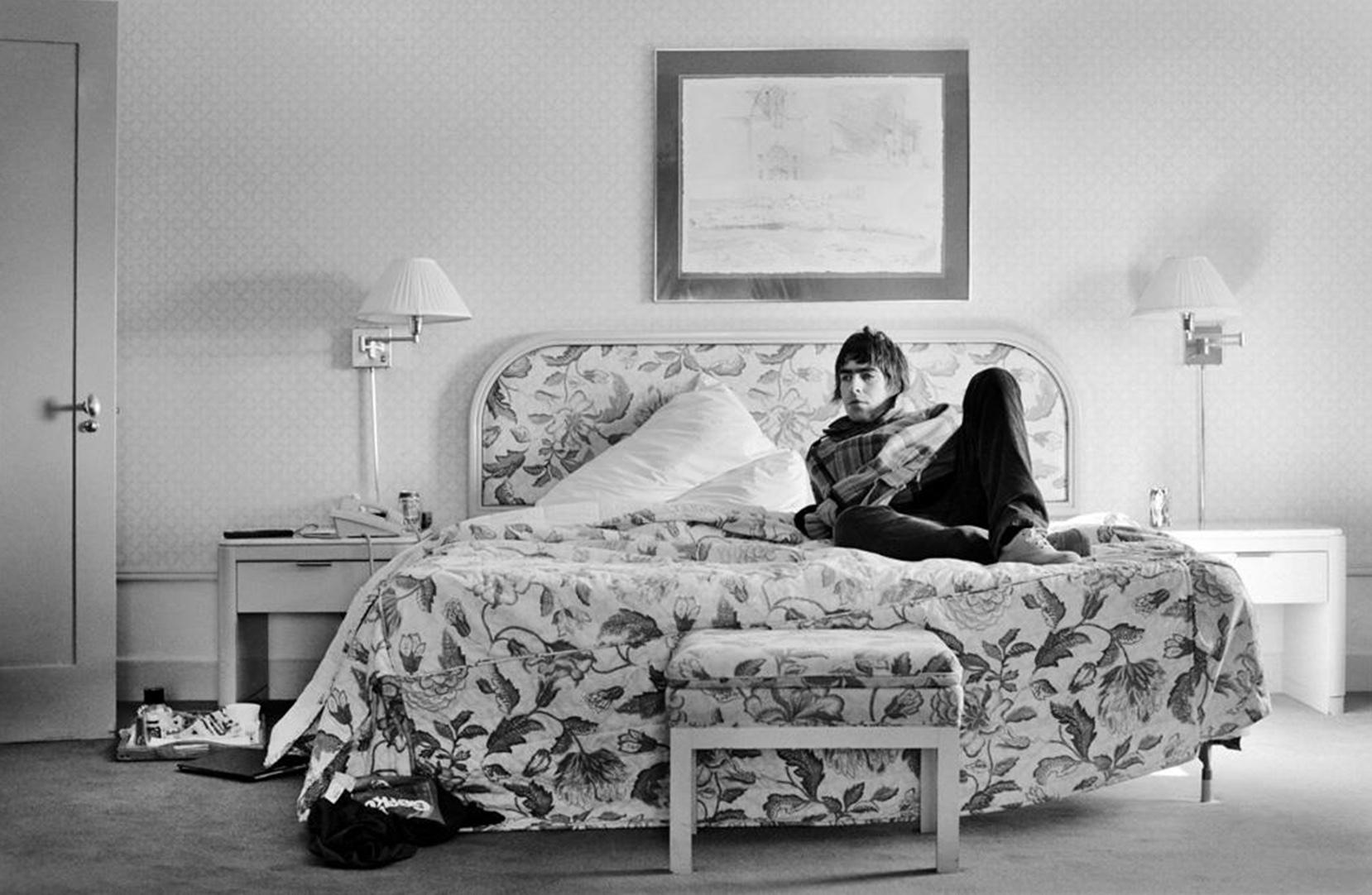 Lit d'hôtel Oasis de Liam Gallagher par Jill Furmanovsky