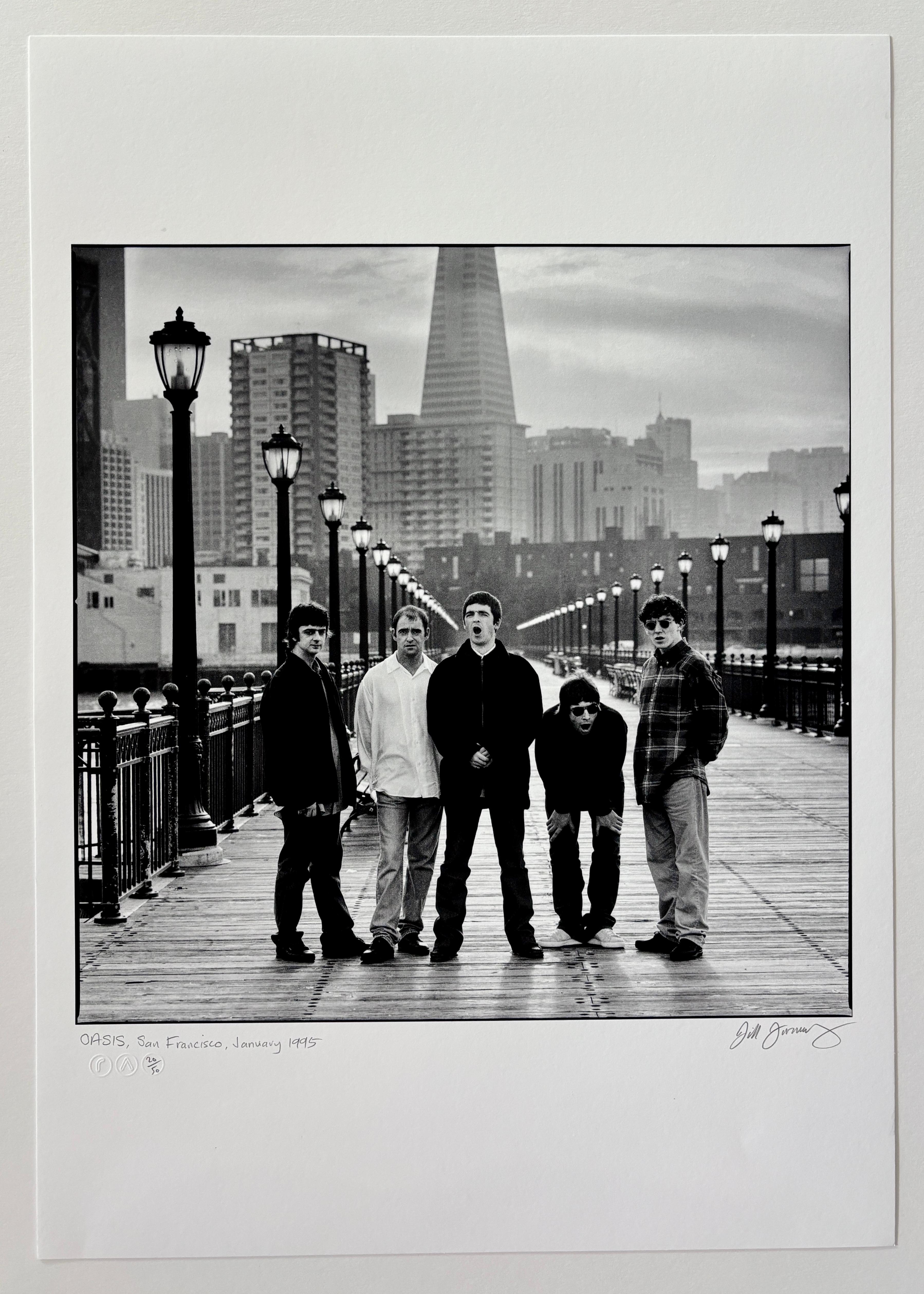 Portrait de l'Oasis, San Francisco 1995 par Jill Furmanovsky en vente 1