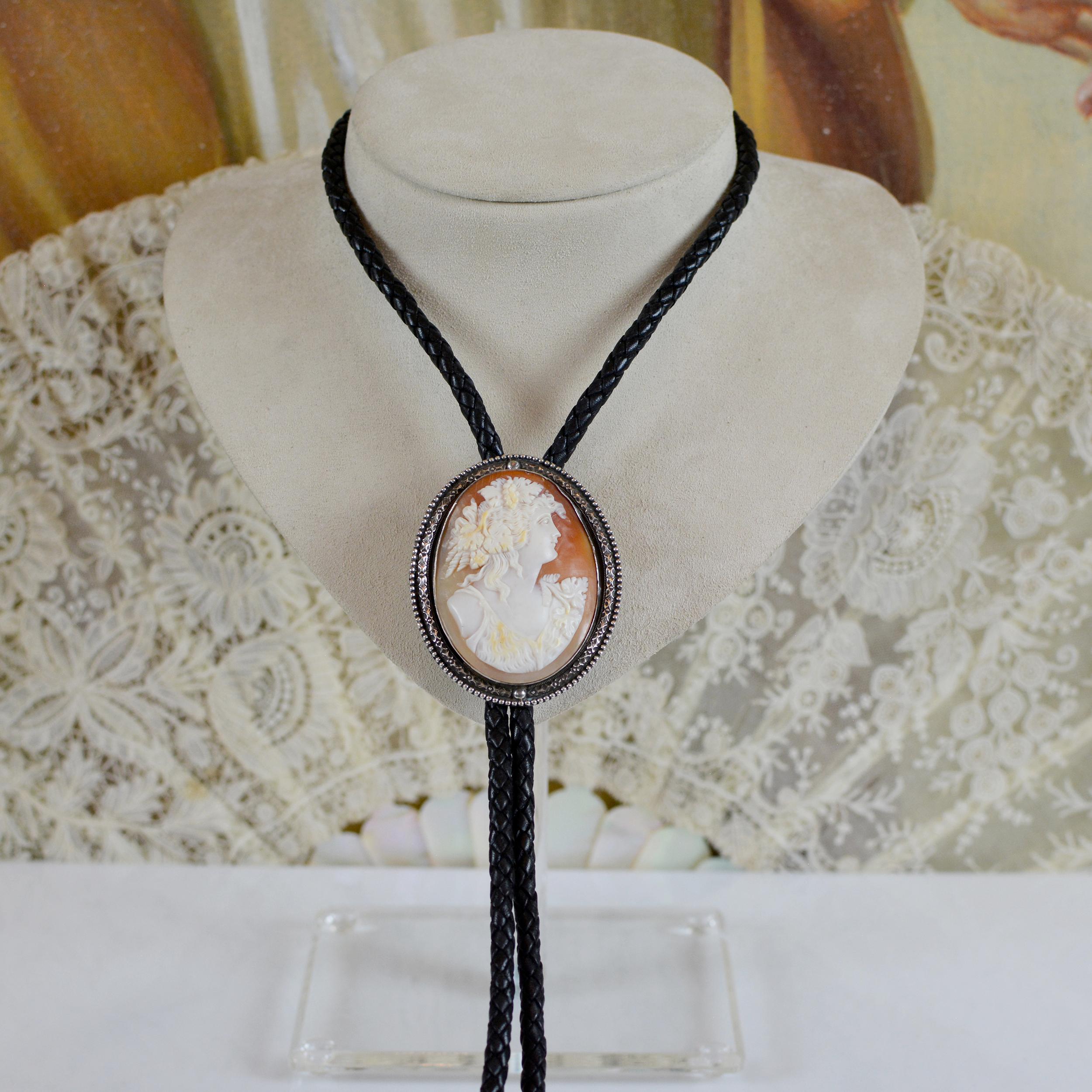 Jill Garber Barock Göttin Kamee Sterlingsilber Bolo Krawatte Halskette aus dem 19. Jahrhundert (Ovalschliff) im Angebot