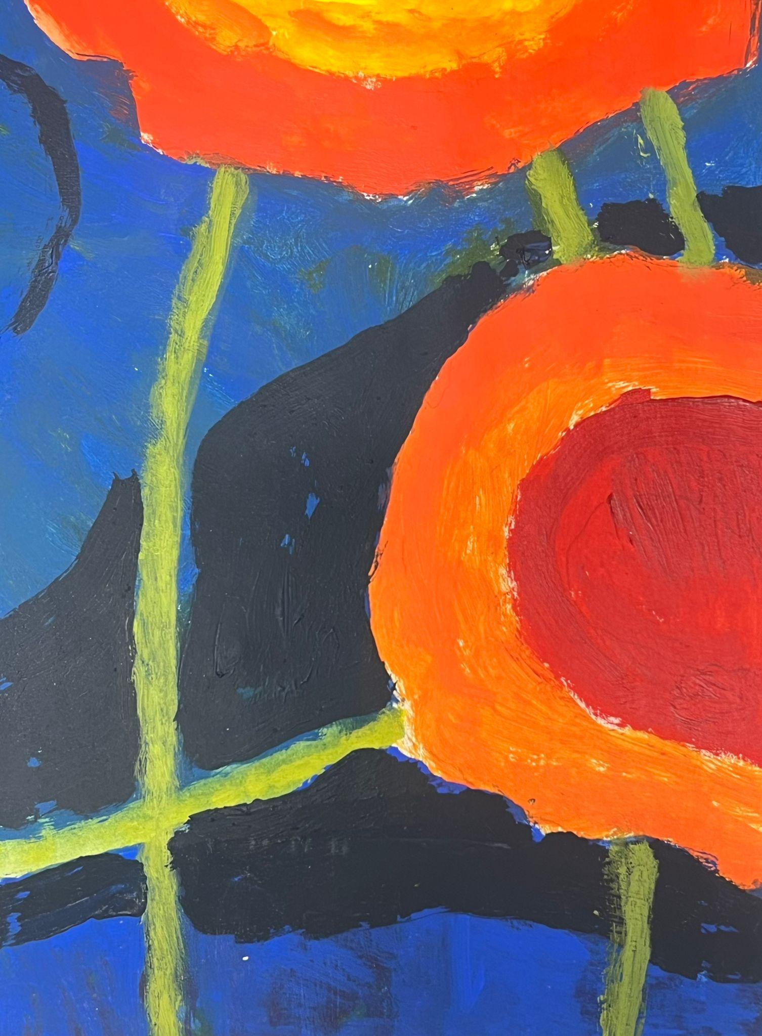 Abstrakte, kühne, abstrakte Blumenkomposition mit lebhaften Farben auf dunklem Hintergrund (Blau), Abstract Painting, von Jill Jackson