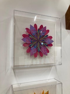 Triple étoile filante, sculpture murale botanique lumineuse en magenta, violet