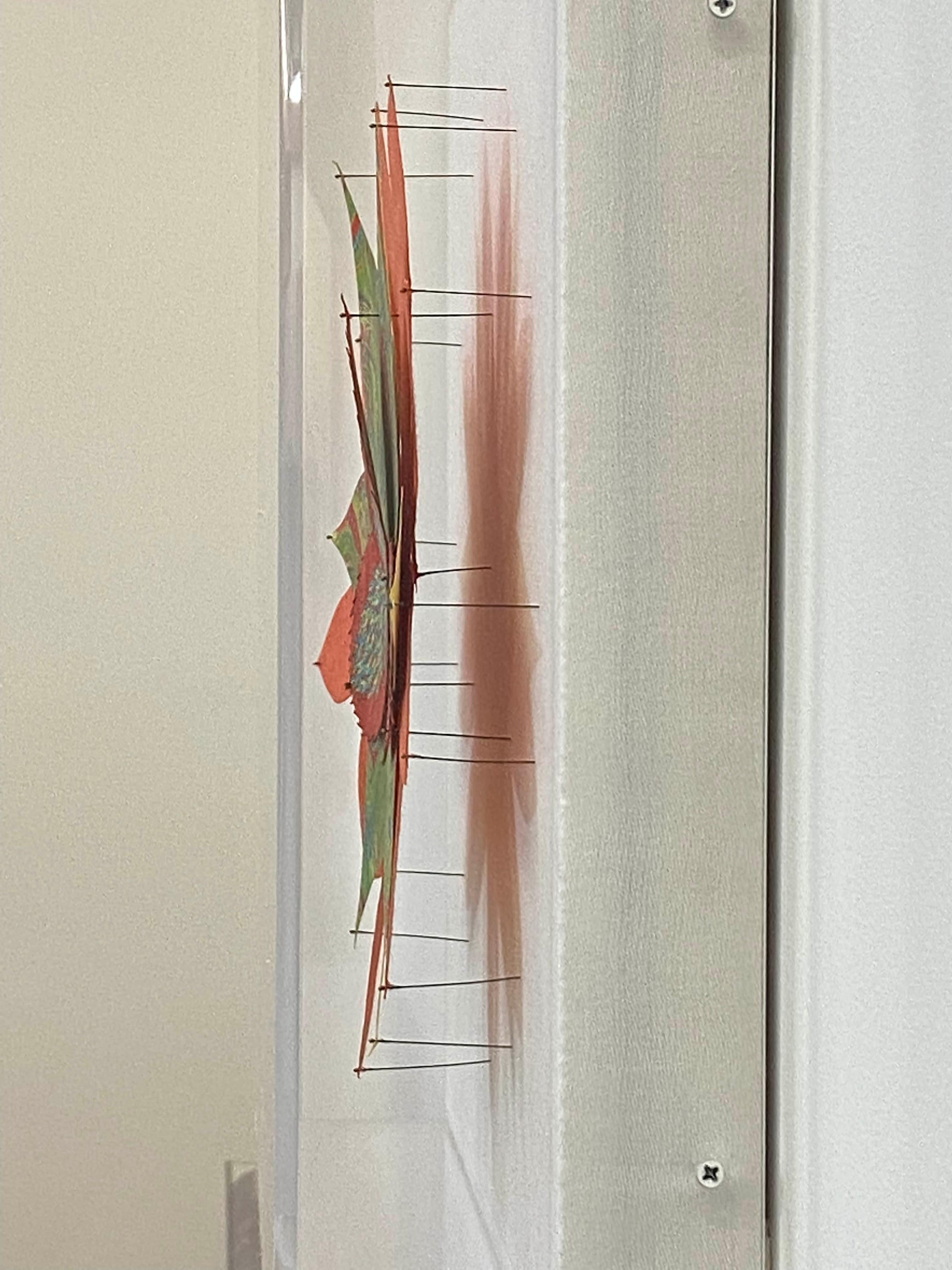 Vermilion Star Flower, Sculpture murale en papier botanique aux couleurs vives 6