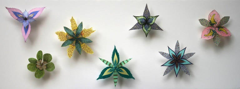 Jill Parisi Still-Life Sculpture – Colorburst Pinwheels, genadelte Papierblumen in Grün, Rosa, Gelb, Lila