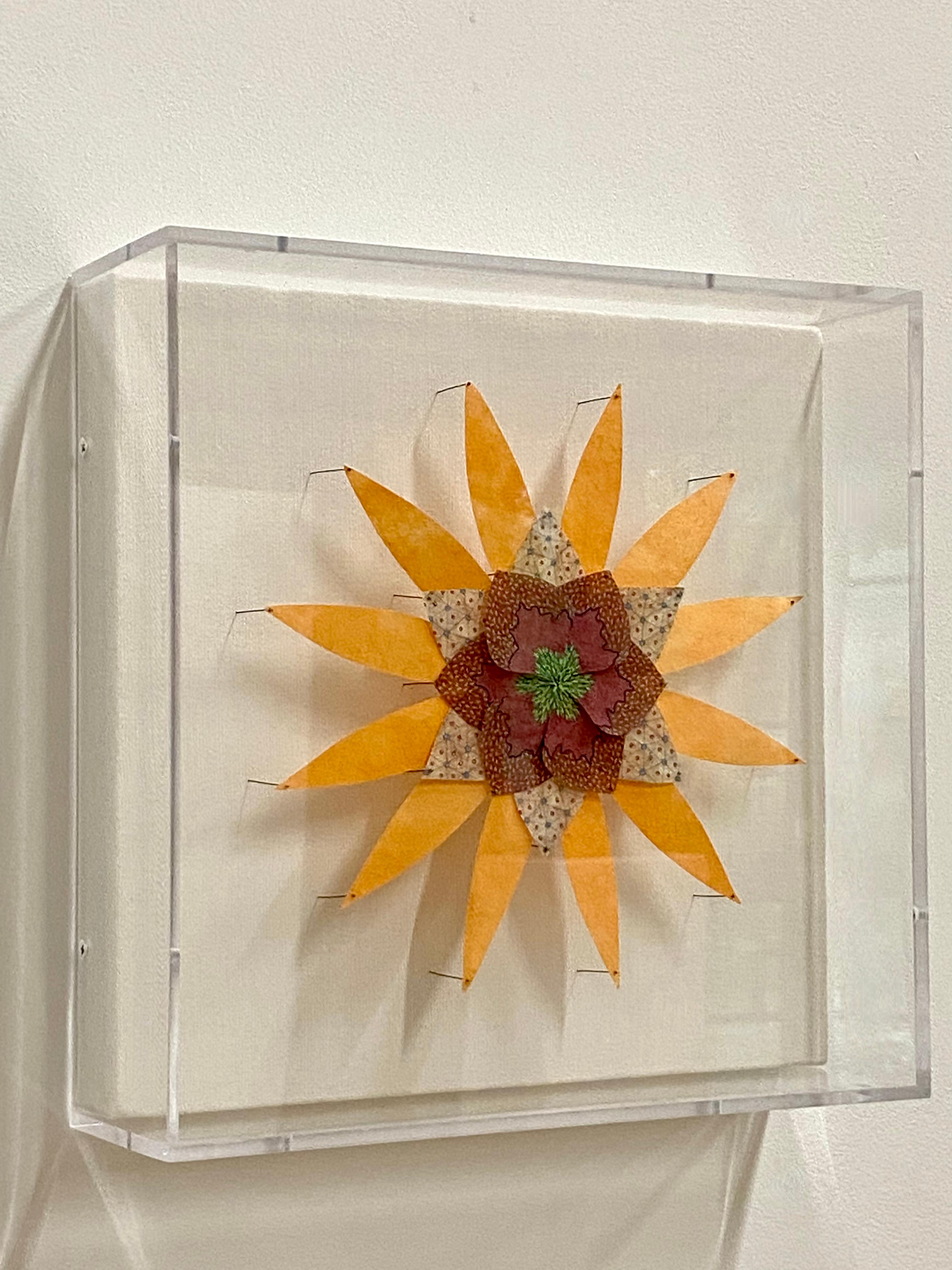Erde und Himmel Stern - Zeitgenössische Botanische Wandskulptur Orange Maroon Papier im Angebot 7