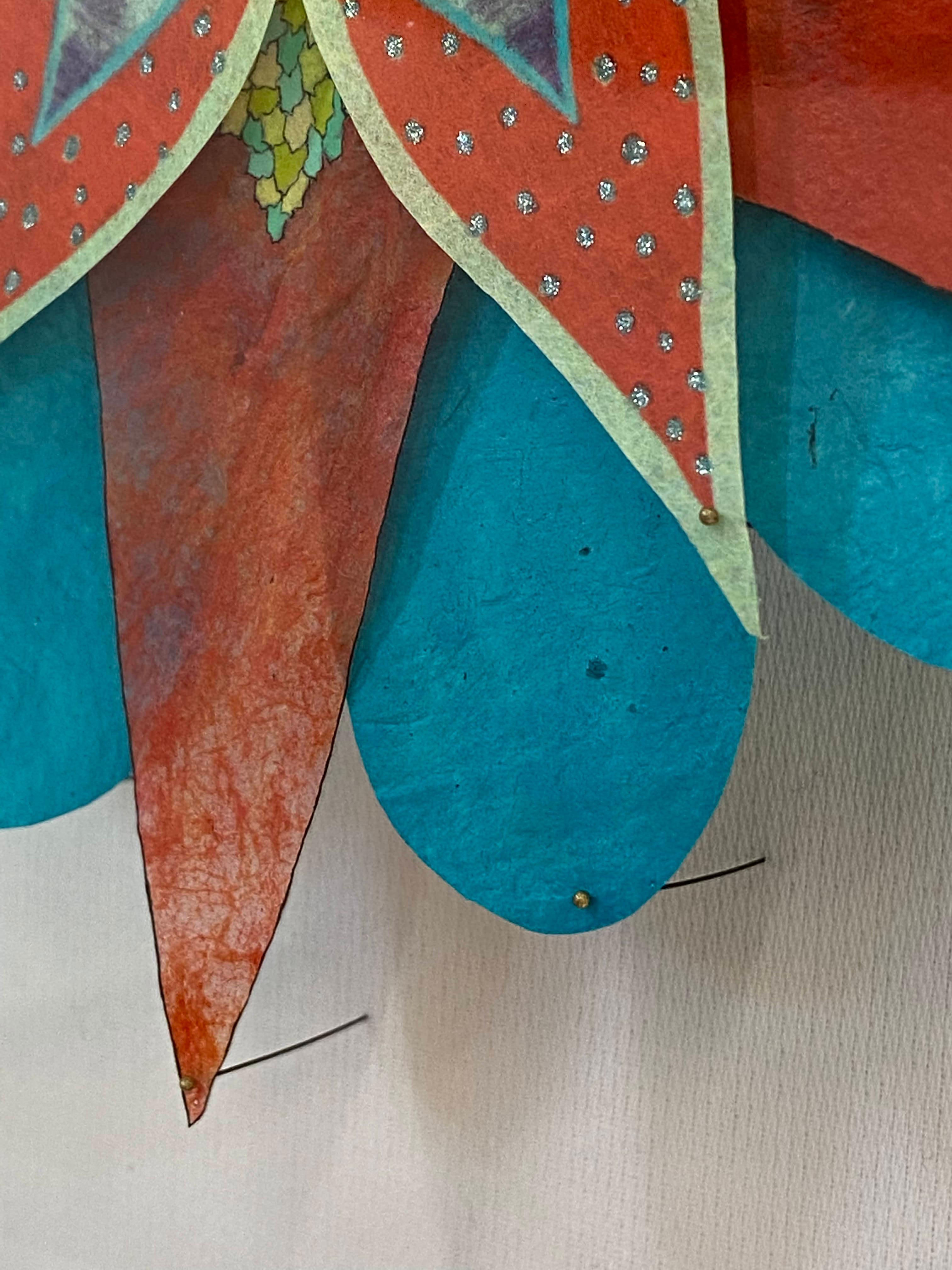 Sculpture murale Fanfare, fleur en papier botanique colorée bleu sarcelle et rouge en vente 5