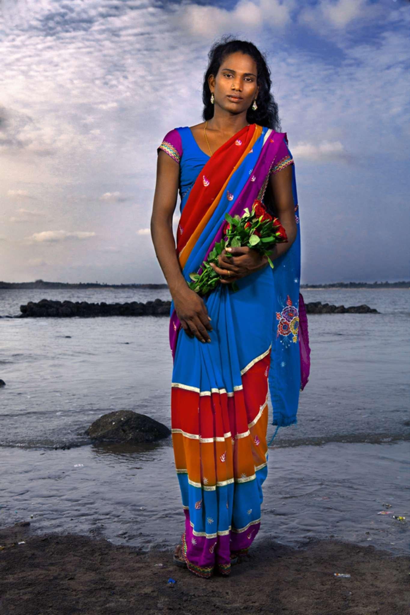 Jill Peters Color Photograph – Anusha, Protrait. Aus der Serie The Third Gender of India