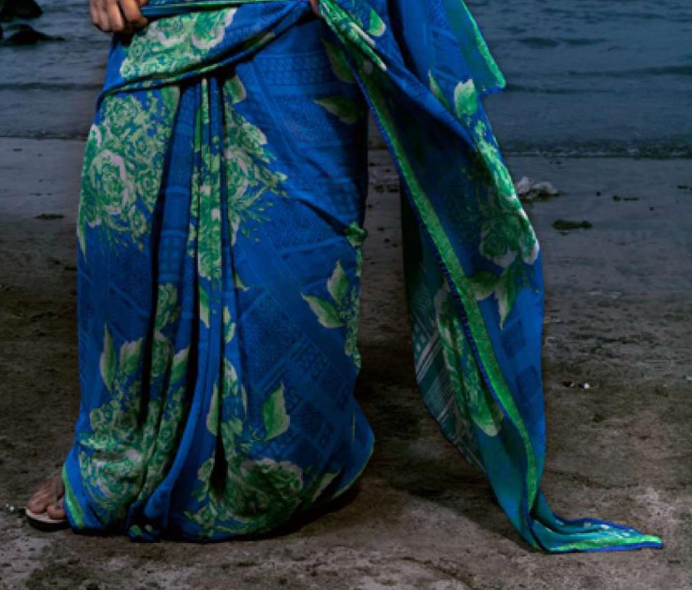 Banu, 2013 von Jill Peters
Aus der Reihe Das dritte Geschlecht in Indien
Archivierungs-Pigmentdruck
Größe: 24 in H x 16.2 in W
Auflage von 9
Ungerahmt

Der Begriff 