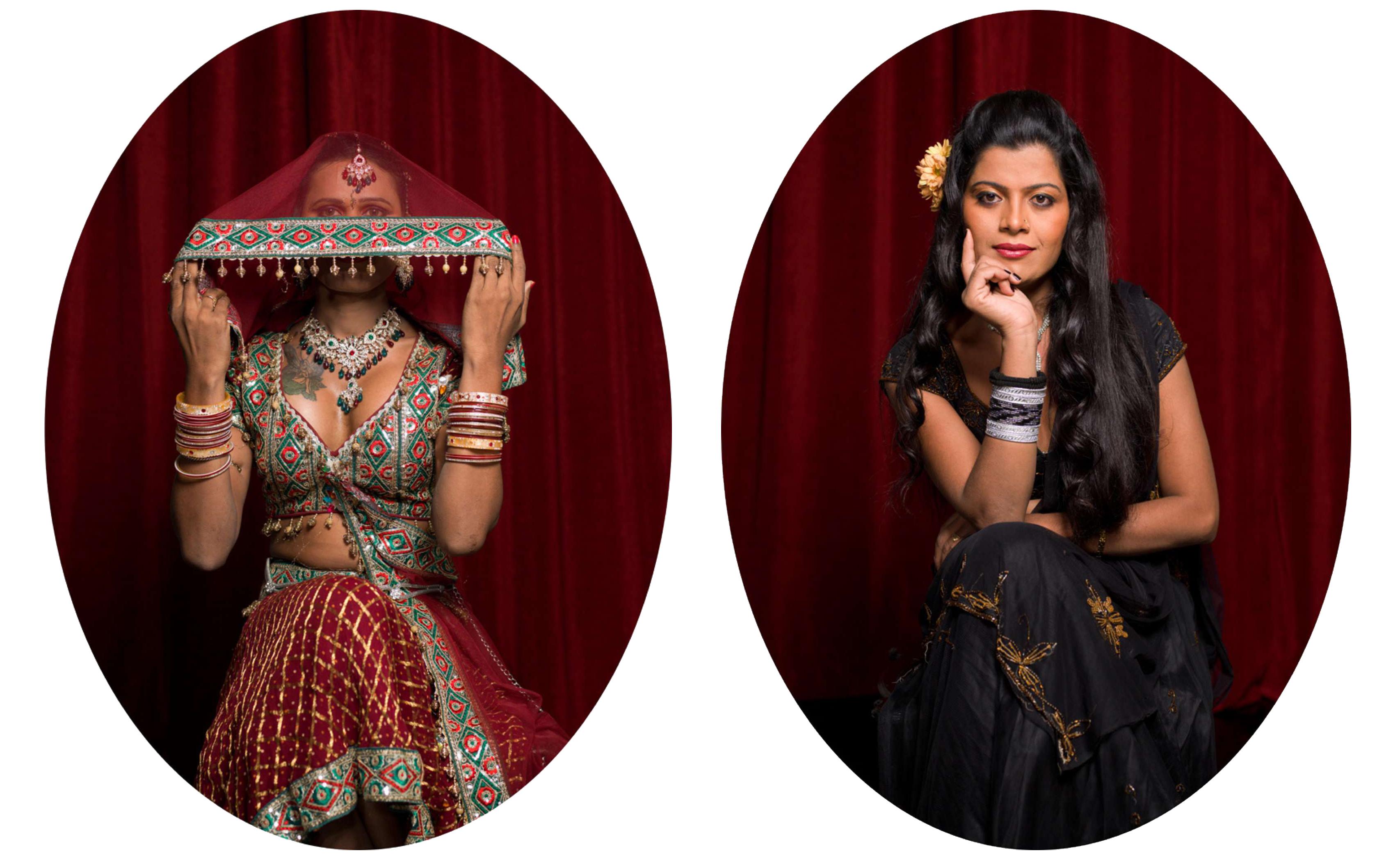 Color Photograph Jill Peters - Harsha et Sneha, portraits. De la série The Third Gender of India 