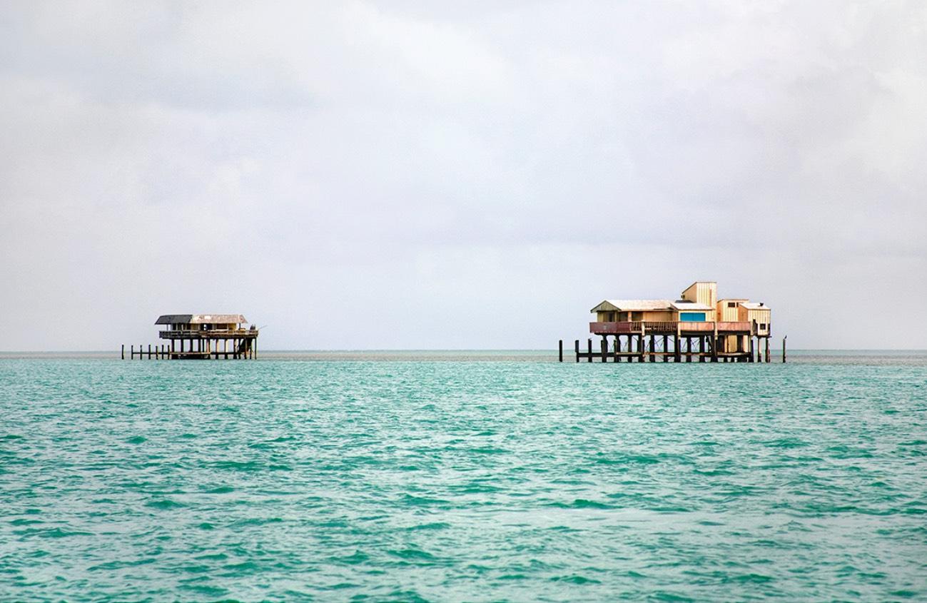 Stiltsville I e II. Dittico. Dalla serie Paesaggio - Photograph Contemporaneo di Jill Peters