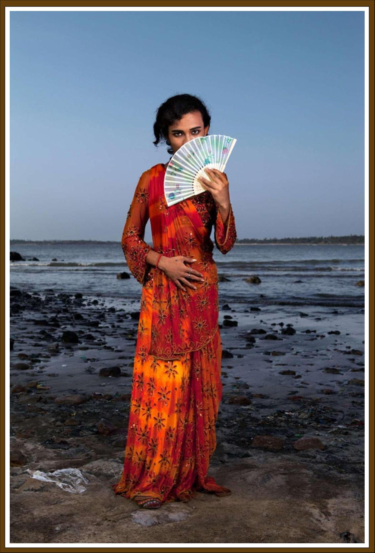 Vijay, Protrait. Aus der Serie The Third Gender of India im Angebot 1