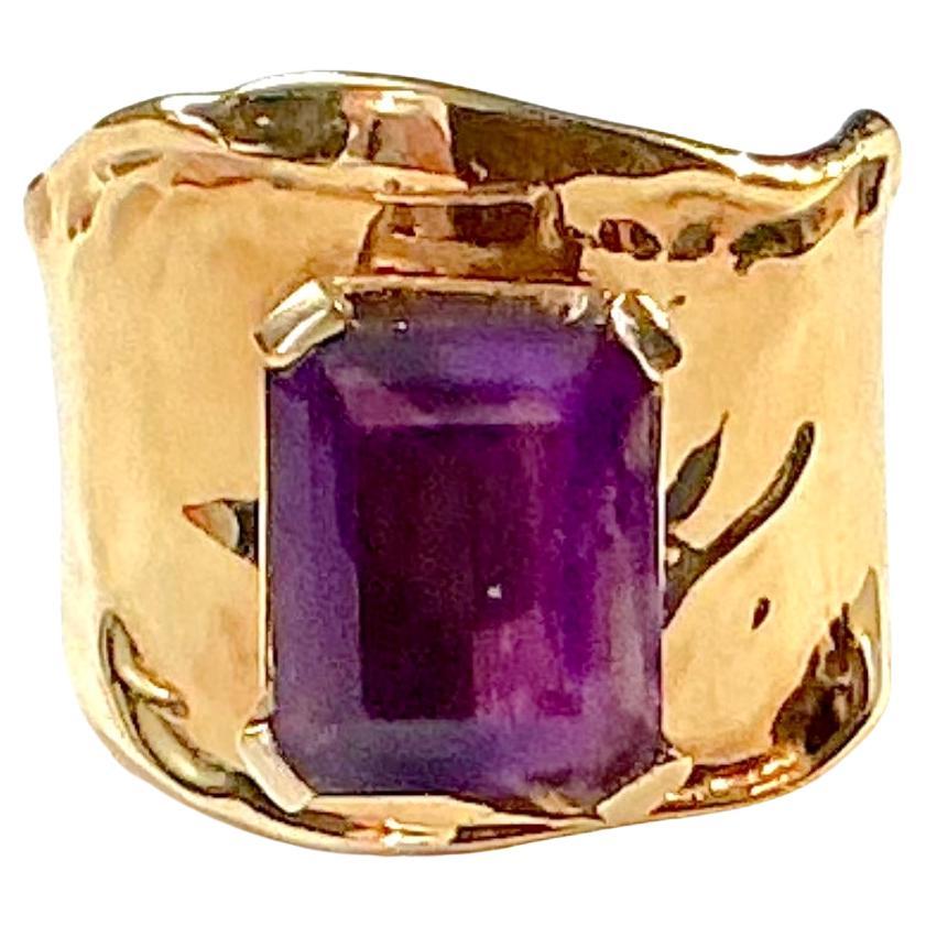 Jim Cotter: 14 Karat Gold breiter Bandring mit Amethyst im Smaragdschliff für Damen oder Herren im Angebot