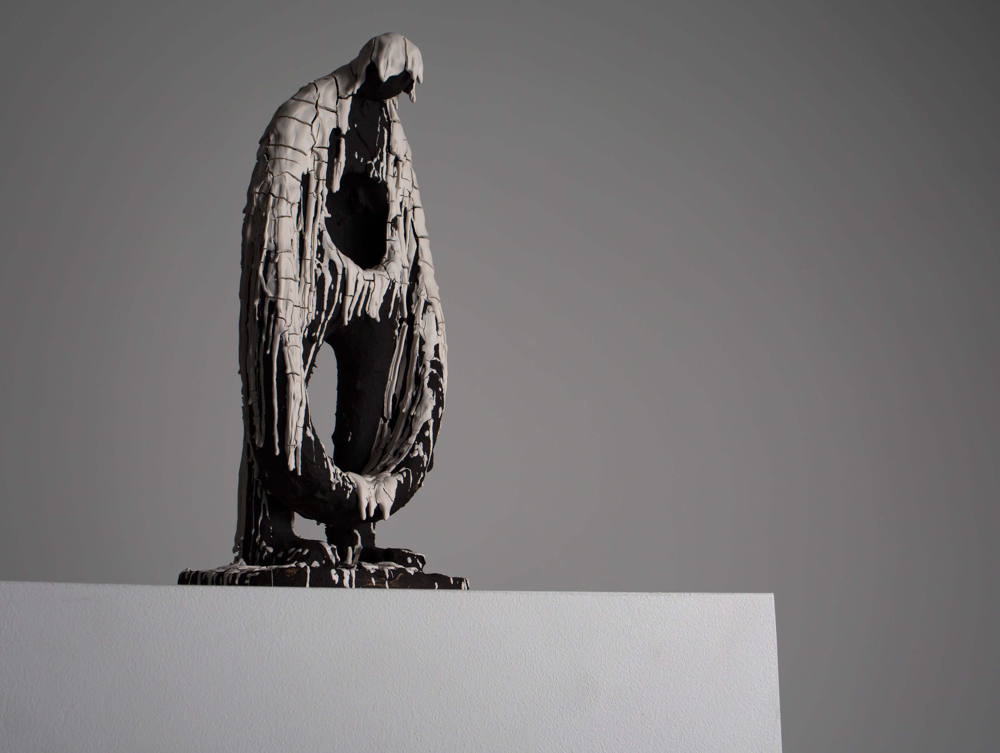 Sculpture figurative de l'artiste norvégien Jim Darbu, complètement craquelée en vente 10