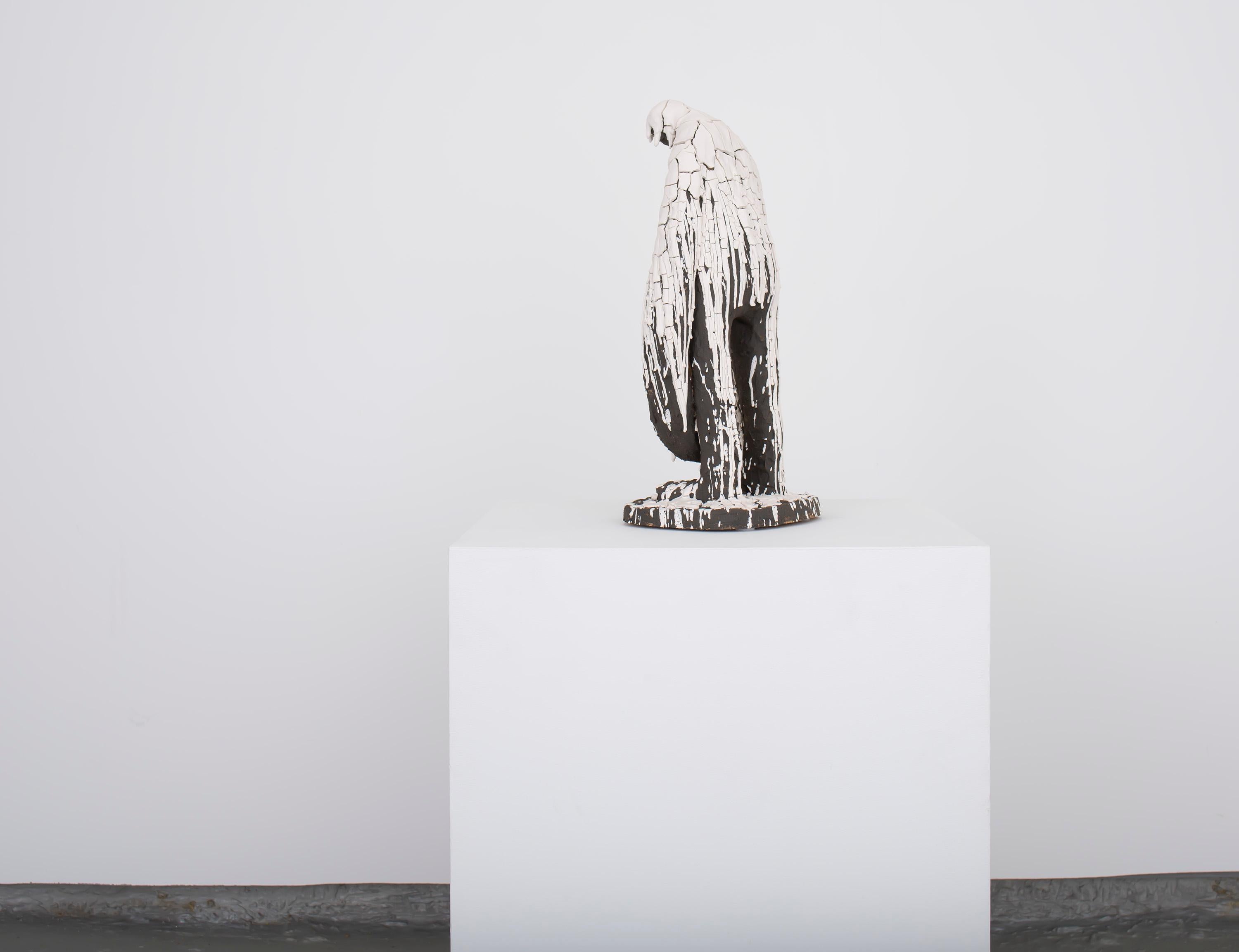 Sculpture figurative de l'artiste norvégien Jim Darbu, complètement craquelée en vente 4