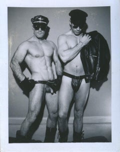 Sin título (Dos hombres de cuero) / P00080