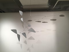 Custom Jim Hunter Großes weißes hängendes Metall-Mobile:: 2019