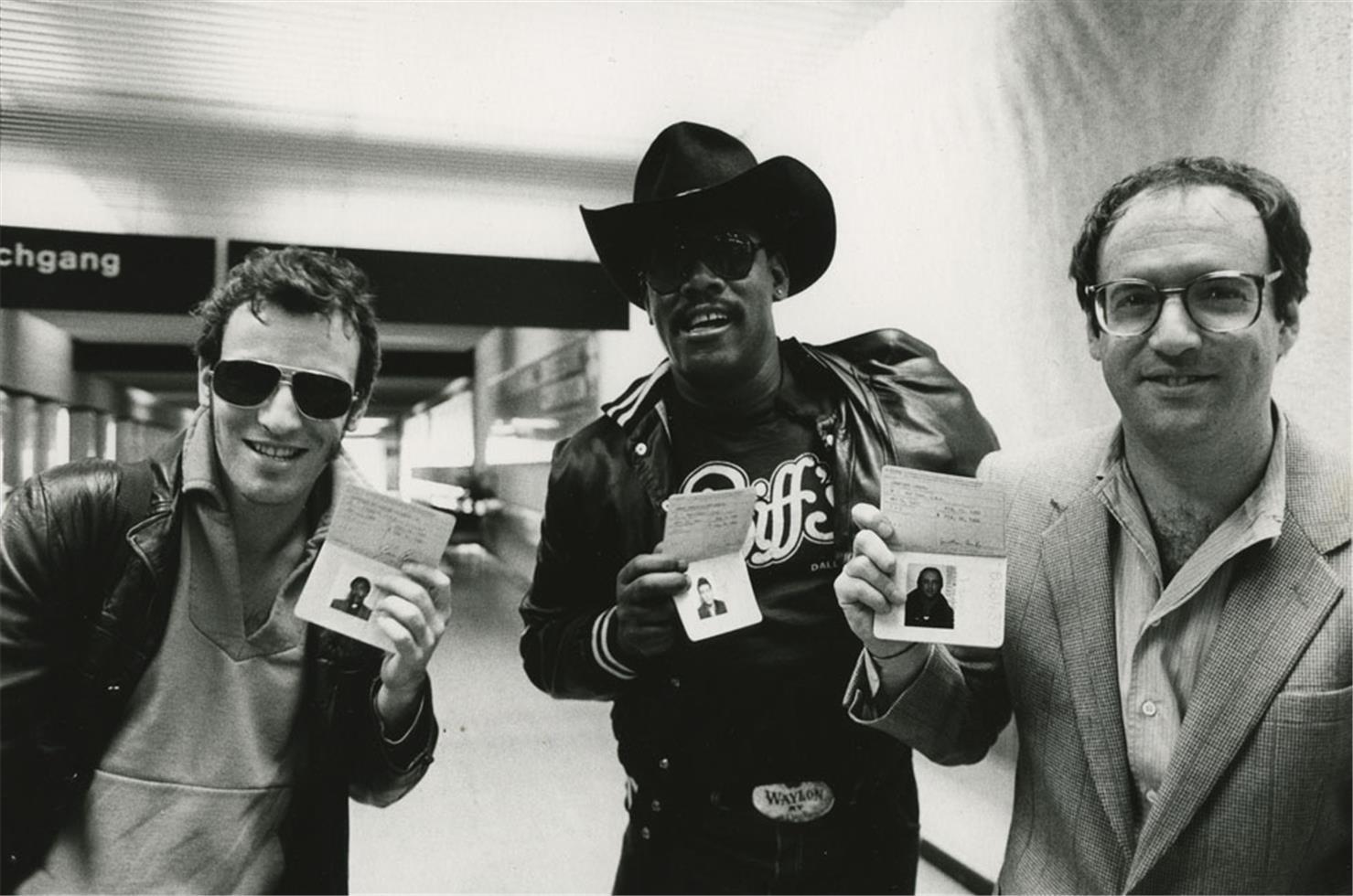Jim Marchese Black and White Photograph – Musikpasse von Bruce Springsteen
