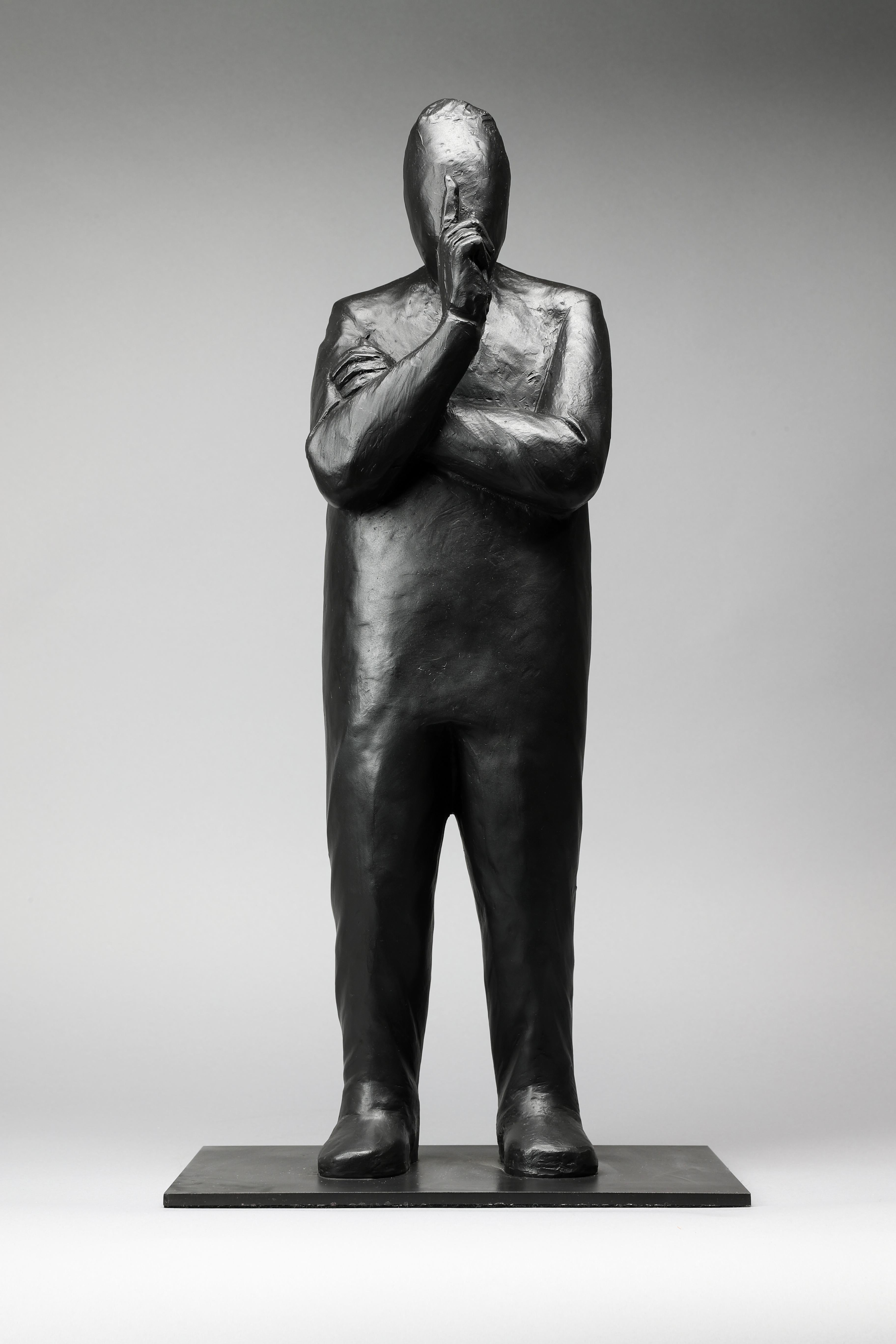Jim Rennert Figurative Sculpture – Hören Sie