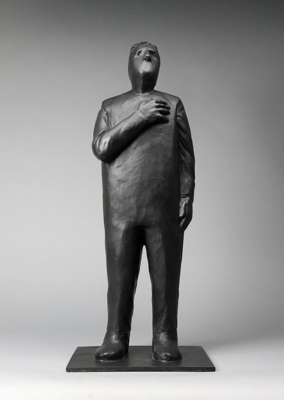 Jim Rennert Figurative Sculpture – Unerschütterlich