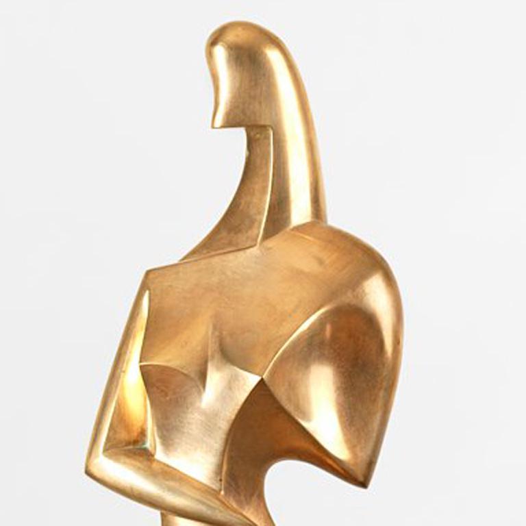 Diese natürliche Bronzeskulptur auf einem schlichten Marmorsockel ist die 2. in einer Auflage von 8 Werken.

Jim Ritchie (1929-2017), geboren in Montreal, Kanada, ist bekannt für seine Pastellzeichnungen und Bronzeskulpturen. Stilistisch ist er mit