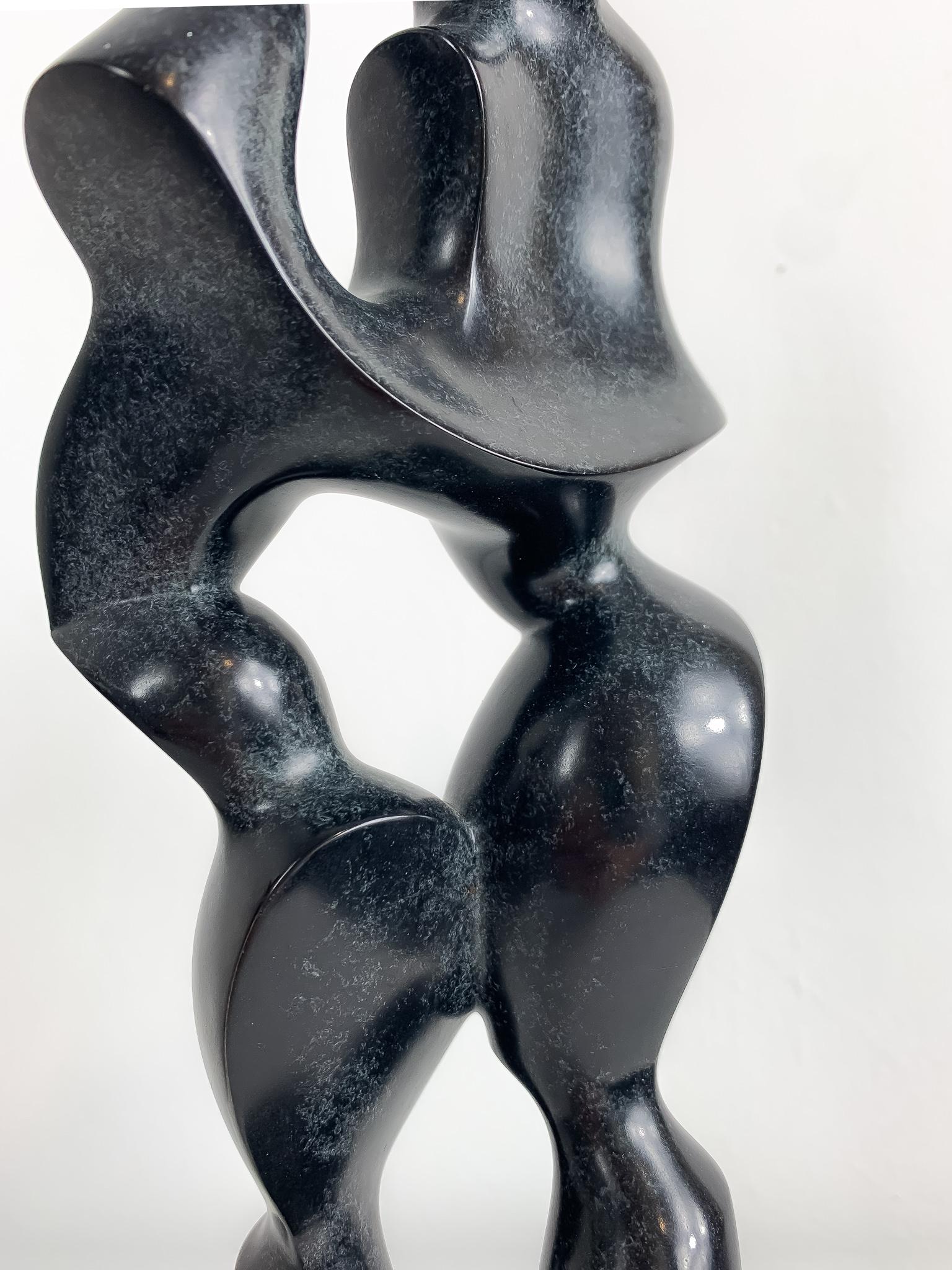 Médium : Bronze patiné monté sur une base en marbre.
Edition : 1/8

Jim Ritchie (1929-2017), né à Montréal, au Canada, est connu pour ses dessins au pastel et ses sculptures en bronze. Son style est lié au cubisme, à la figuration abstraite et au