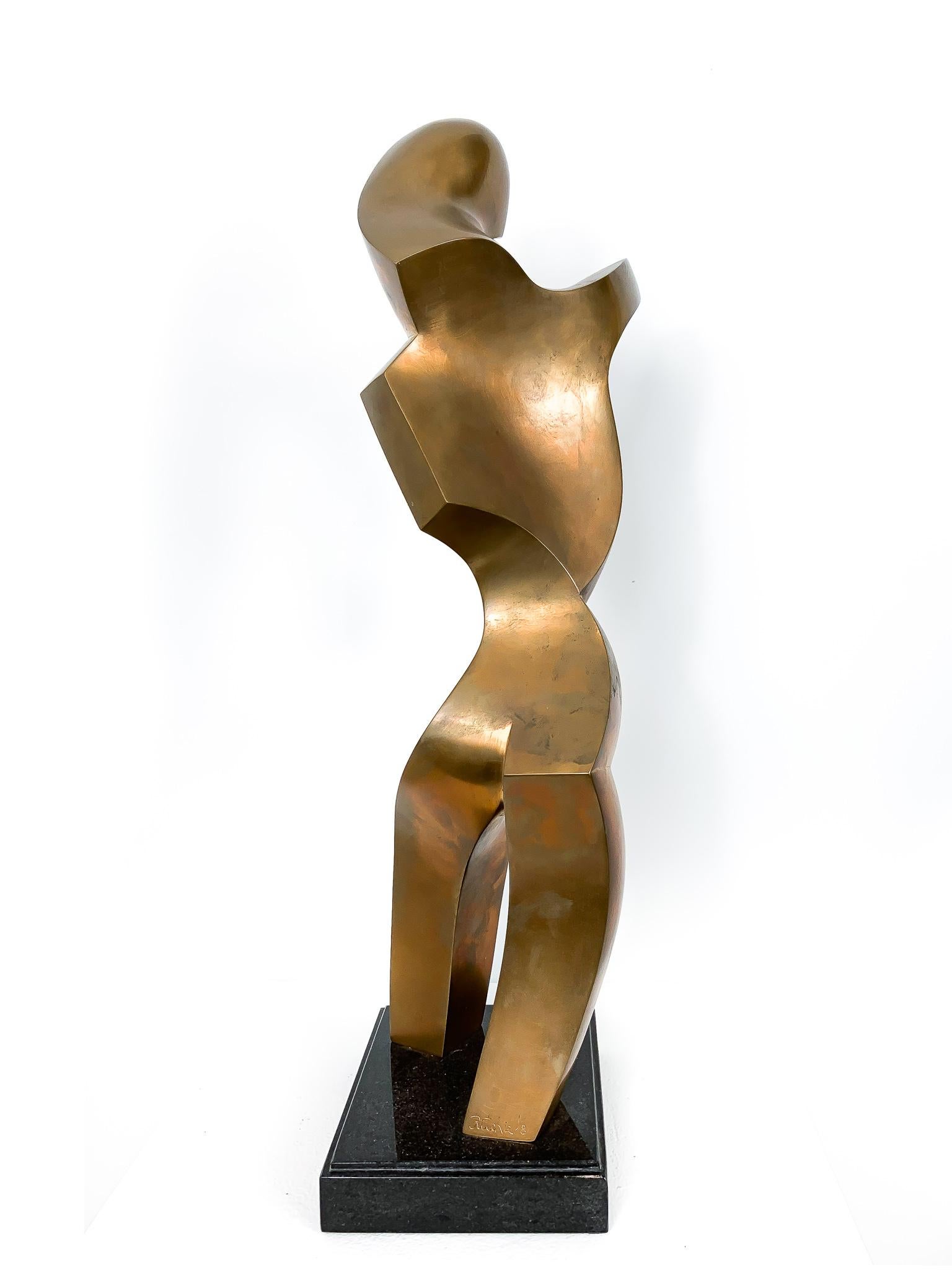 Atteindre le chiffre - Cubisme Sculpture par Jim Ritchie