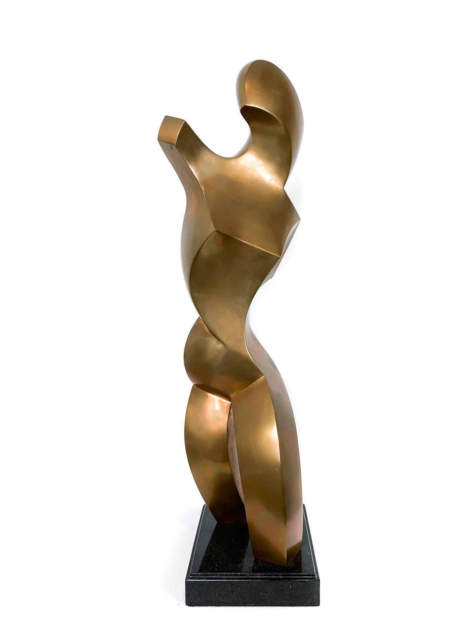 Jim Ritchie Figurative Sculpture – Erreichen der Zahl