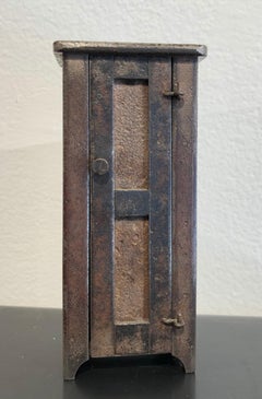 Colección Jim Rose Legacy - Armario de acero de una puerta de inspiración Shaker-Miniatura