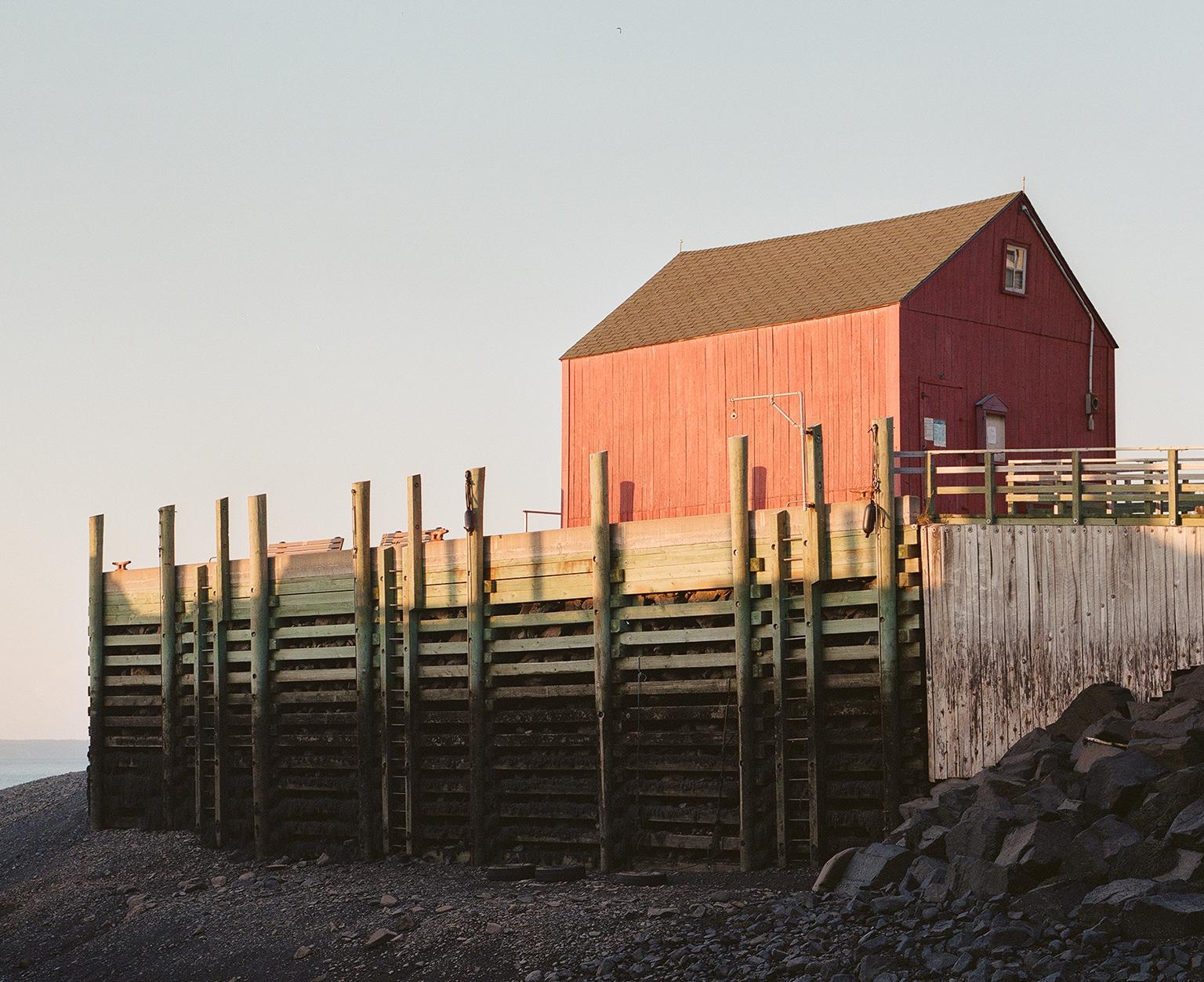 Niedrige Lowtide 2, Nova Scotia – Photograph von Jim Ryce