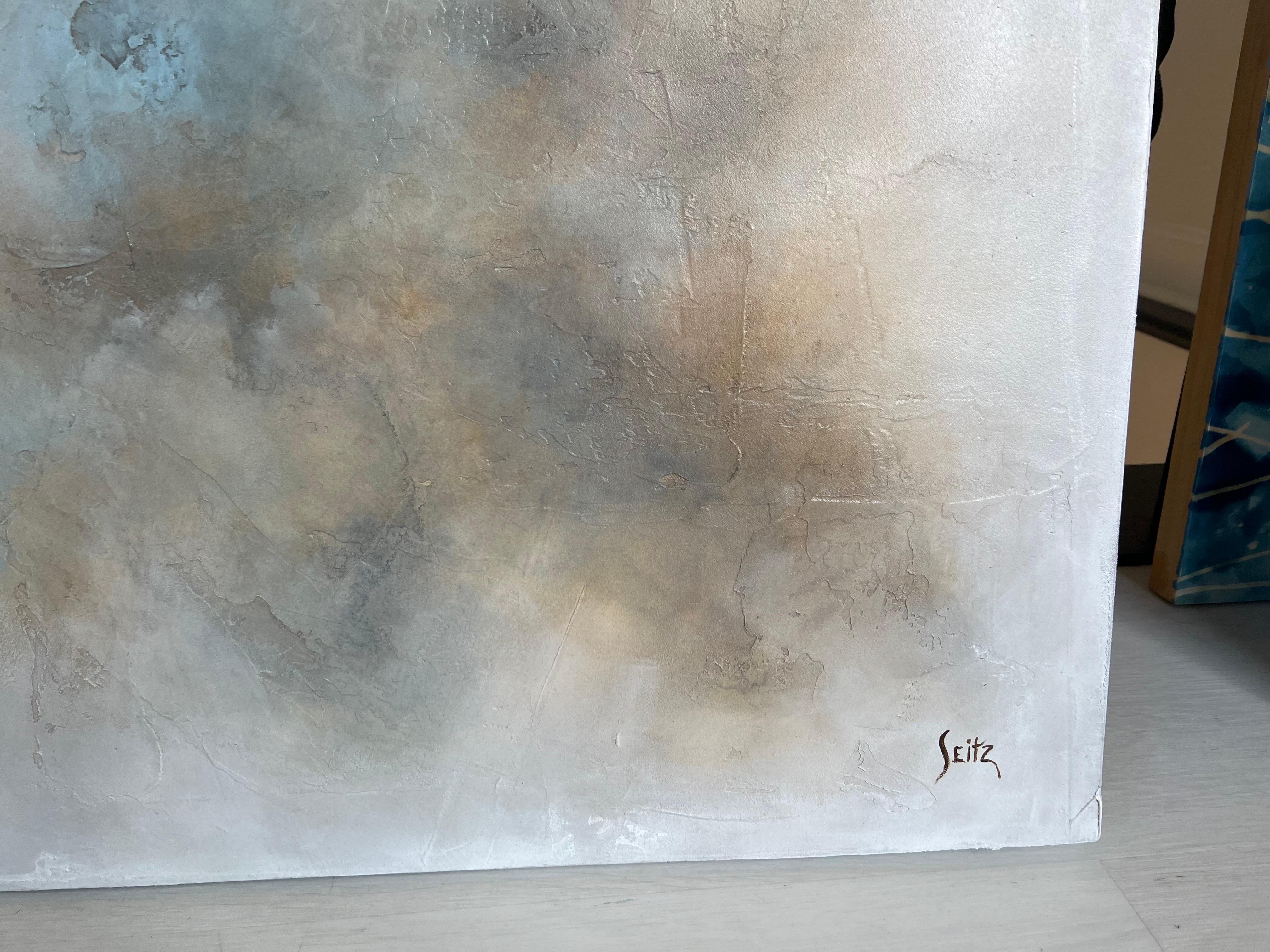 Deep Within di Jim Seitz, grande quadro astratto con paesaggio nuvoloso bianco e blu 3