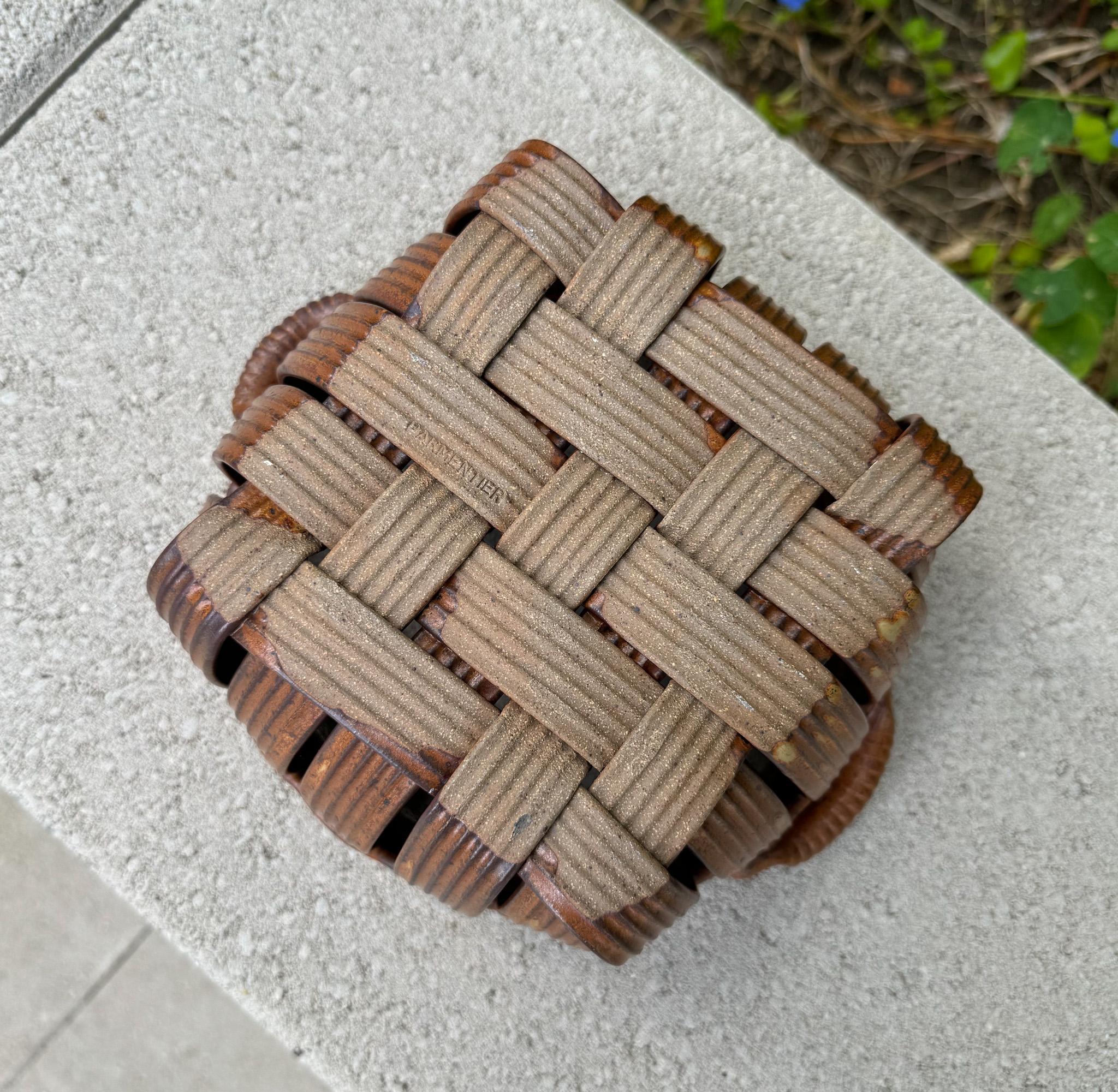Panier en céramique Jim & Shirl Parmentier, 20e siècle en vente 10