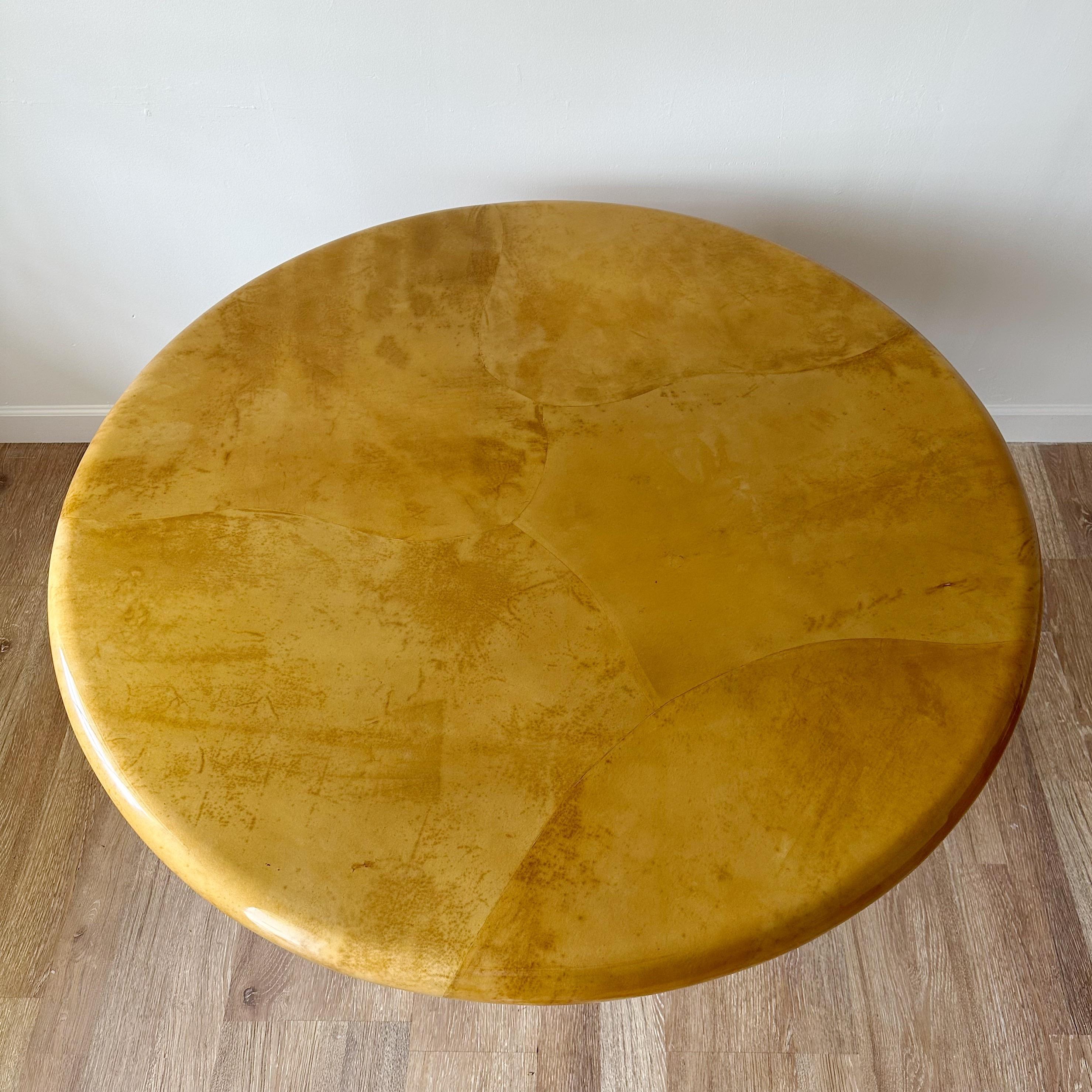 Jimeco Ltda table centrale à piédestal en parchemin des années 1980 Bon état - En vente à West Palm Beach, FL