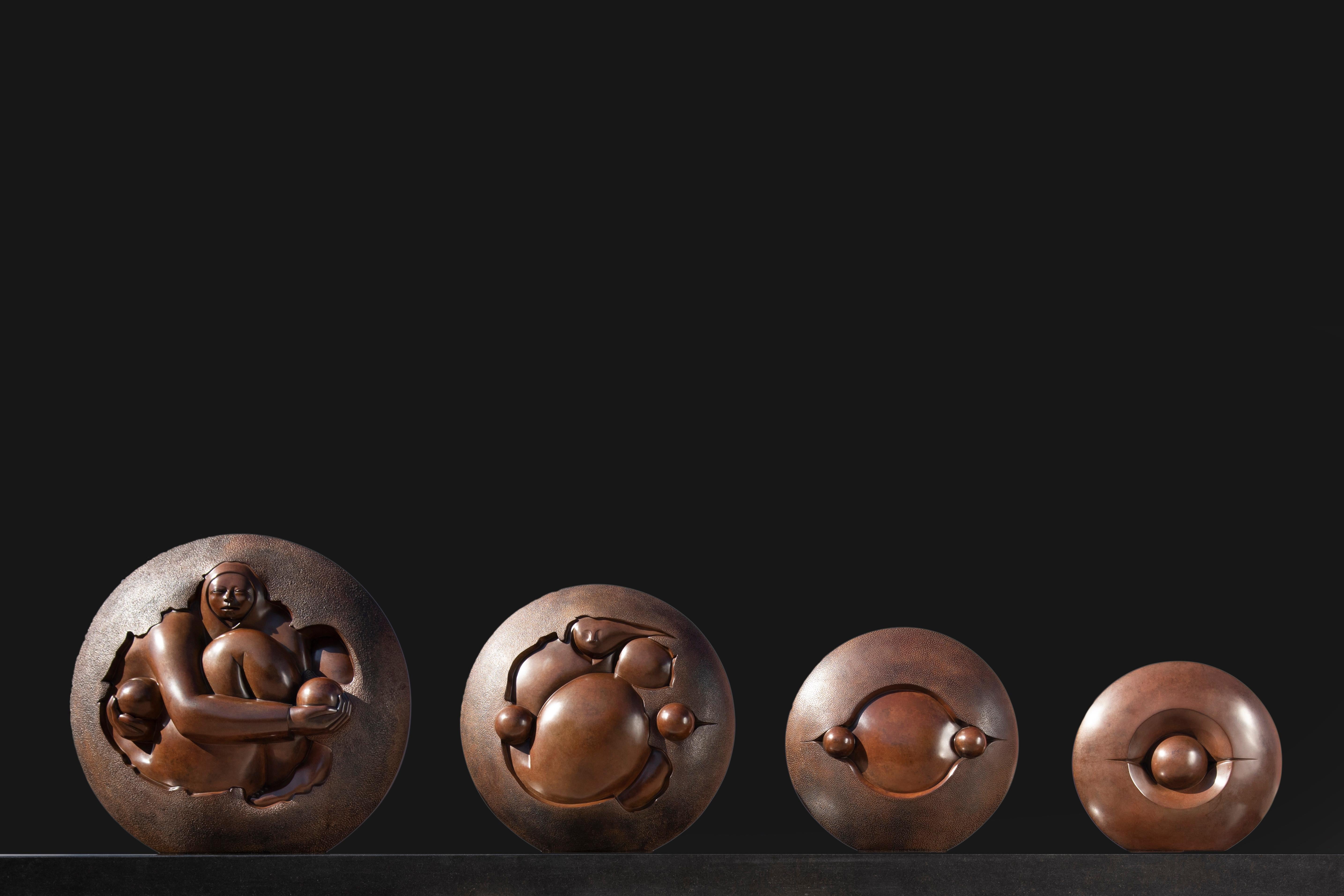 Jimenez Deredia Figurative Sculpture - Génesis Añoranza