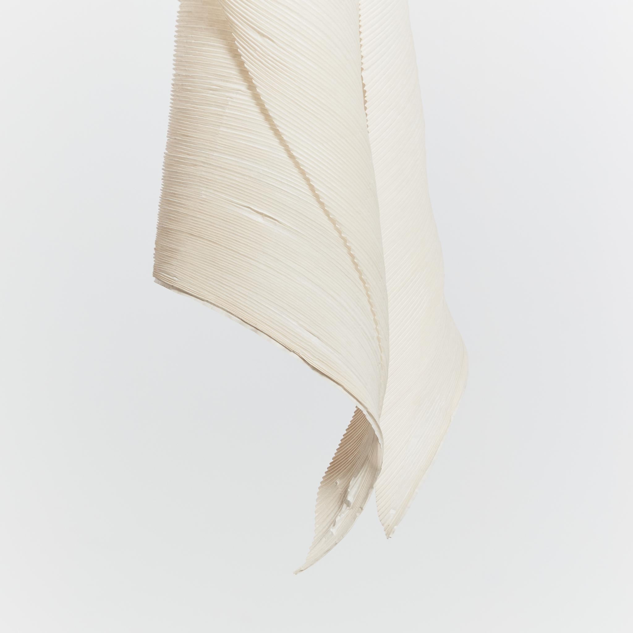 Jimken paper sculptural pendant light by Ingo Maurer 8
