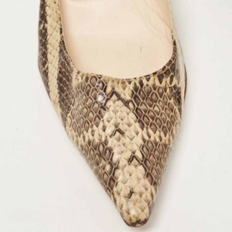 Jimmy Choo Bombas Anouk de piel de serpiente beige/marrón en relieve Talla 35.5 en venta 1