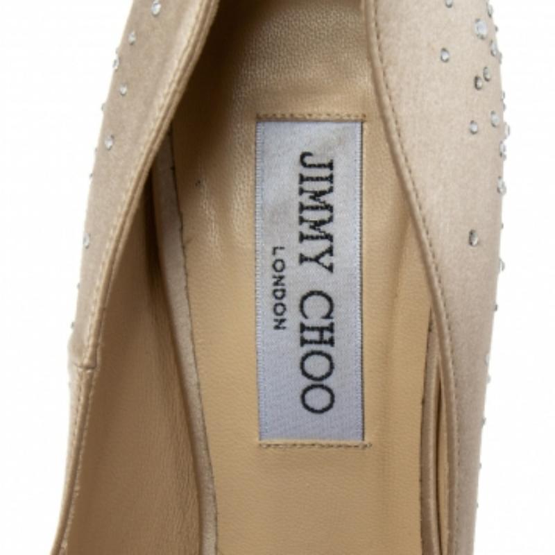 Jimmy Choo Beige Plateau Pumps aus Satin mit Kristallverzierung und Peep-Toe aus Satin Größe 39 im Zustand „Gut“ im Angebot in Dubai, Al Qouz 2