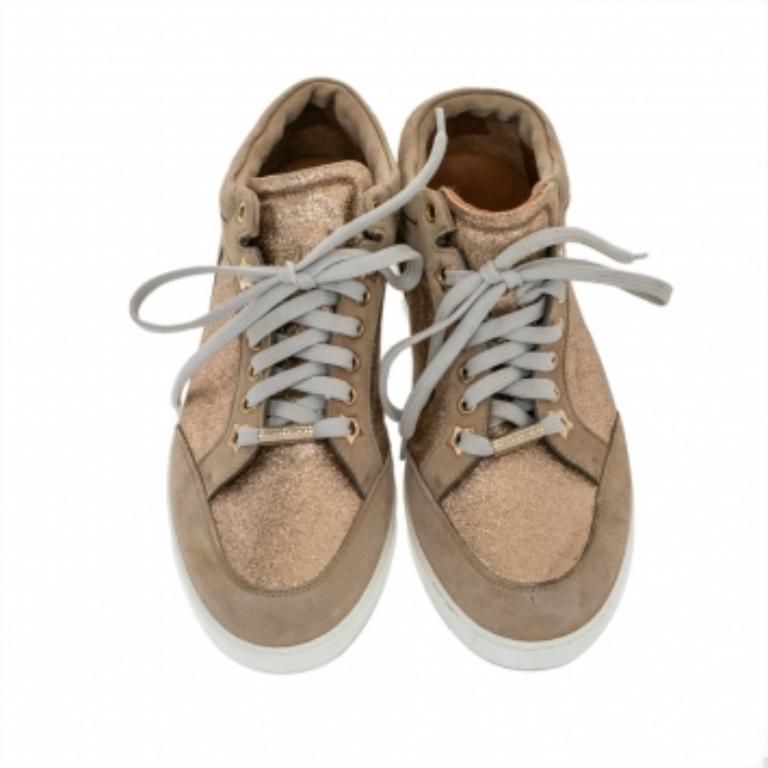 Jimmy Choo Beige Glitter And Suede Miami Lace Up Sneakers Size 38 Bon état - En vente à Dubai, Al Qouz 2
