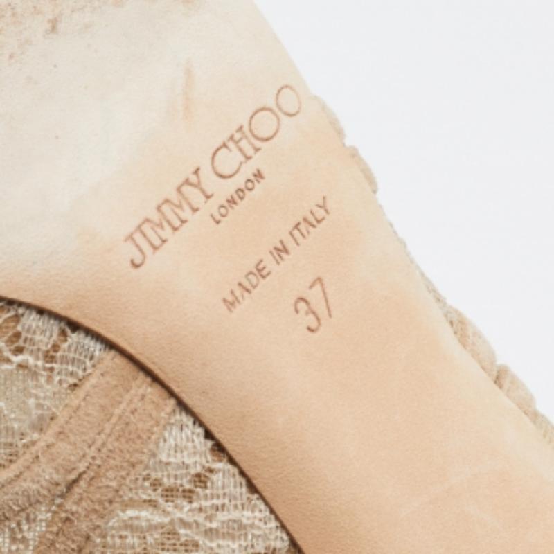 Jimmy Choo - Bottines montantes en dentelle et daim beige, taille 37 en vente 1