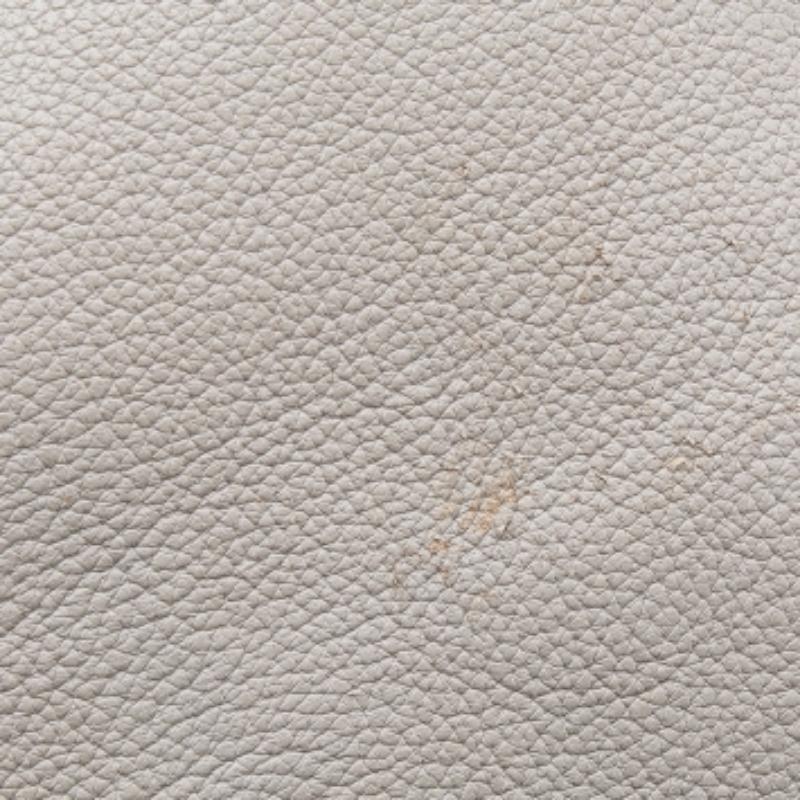Jimmy Choo Beige Leather Large Charlie Tote In Fair Condition For Sale In Dubai, Al Qouz 2