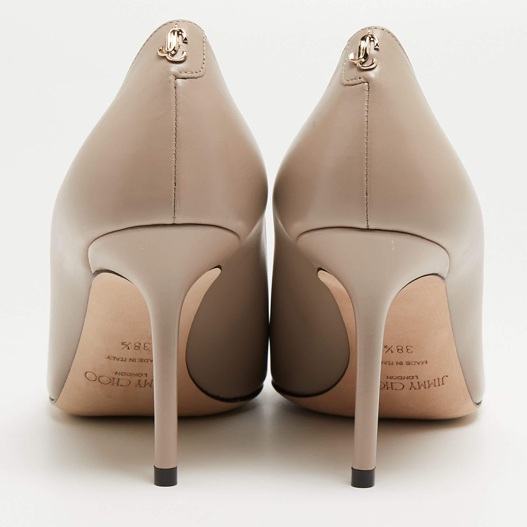 Exuding femininity and elegance, these pumps feature a chic silhouette with an attractive design. You can wear these pumps for a stylish look.

Includes: Original Box