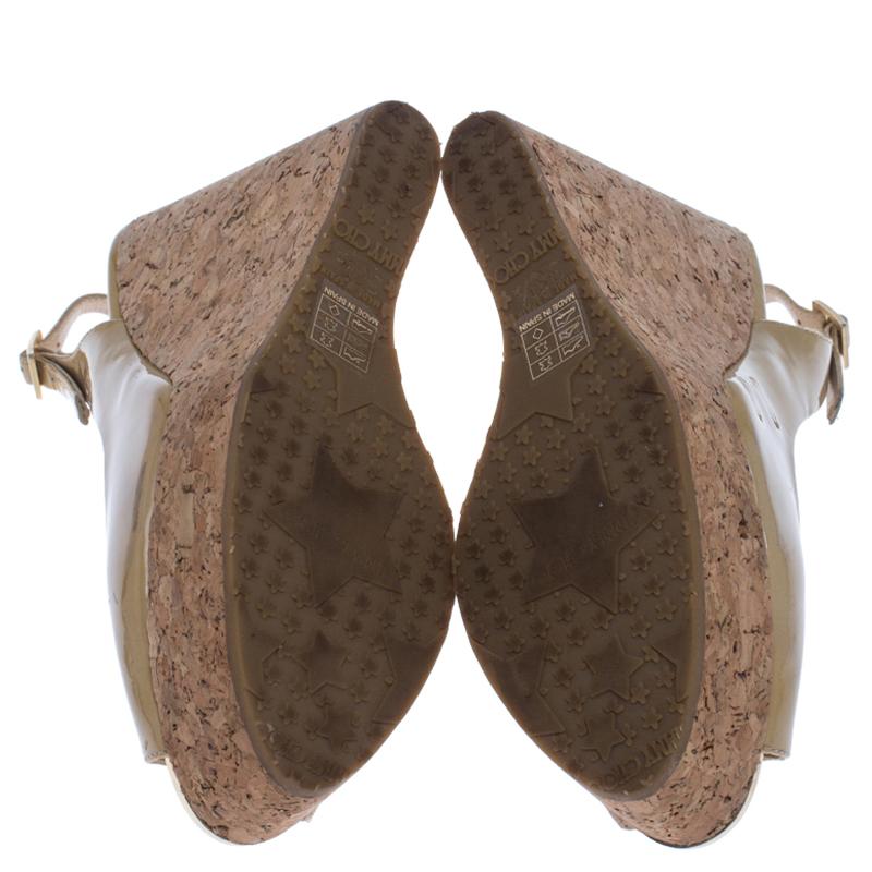 Jimmy Choo Beige Patent Leather Prova 120 Wedge Sandals Size 38.5 In Good Condition In Dubai, Al Qouz 2