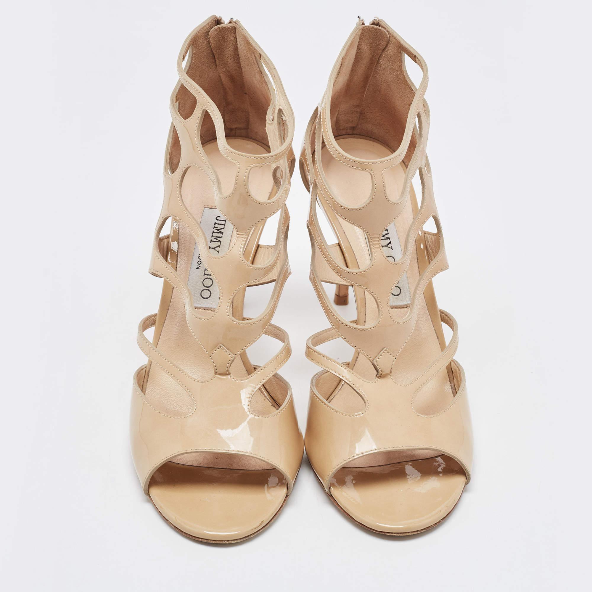 Jimmy Choo Beige Patent Leather Ren Sandals Size 39 In Fair Condition In Dubai, Al Qouz 2