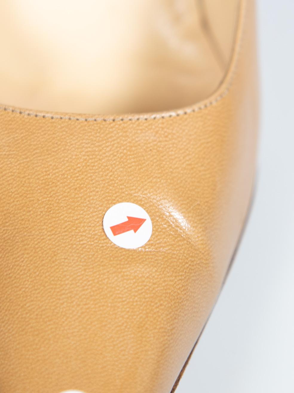 Jimmy Choo escarpins à bout pointu beige, taille IT 37 en vente 1