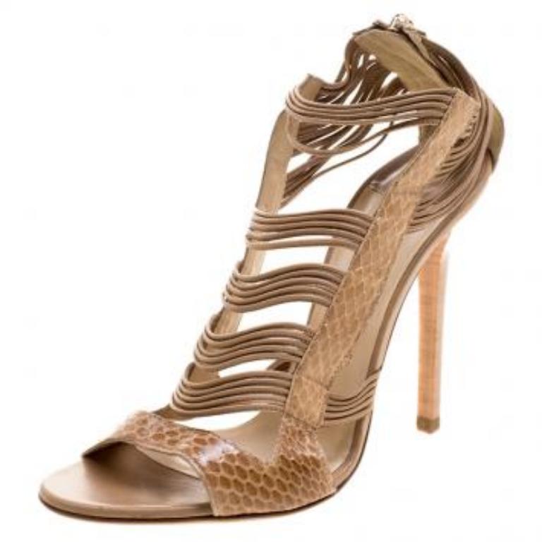 Jimmy Choo - Sandales corsica à lanières et fermeture éclair, en python beige, taille 37,5 Bon état - En vente à Dubai, Al Qouz 2