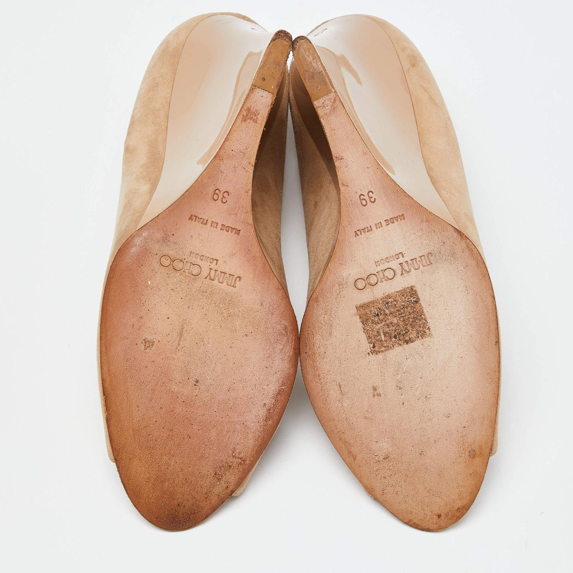 Jimmy Choo Beige Suede and Patent Leather Baxen Wedge Peep Toe Pumps Size 39 For Sale 2