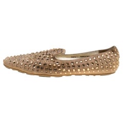 Jimmy Choo - Slippers de smoking en daim beige cloutés de cristaux de roue, taille 38,5