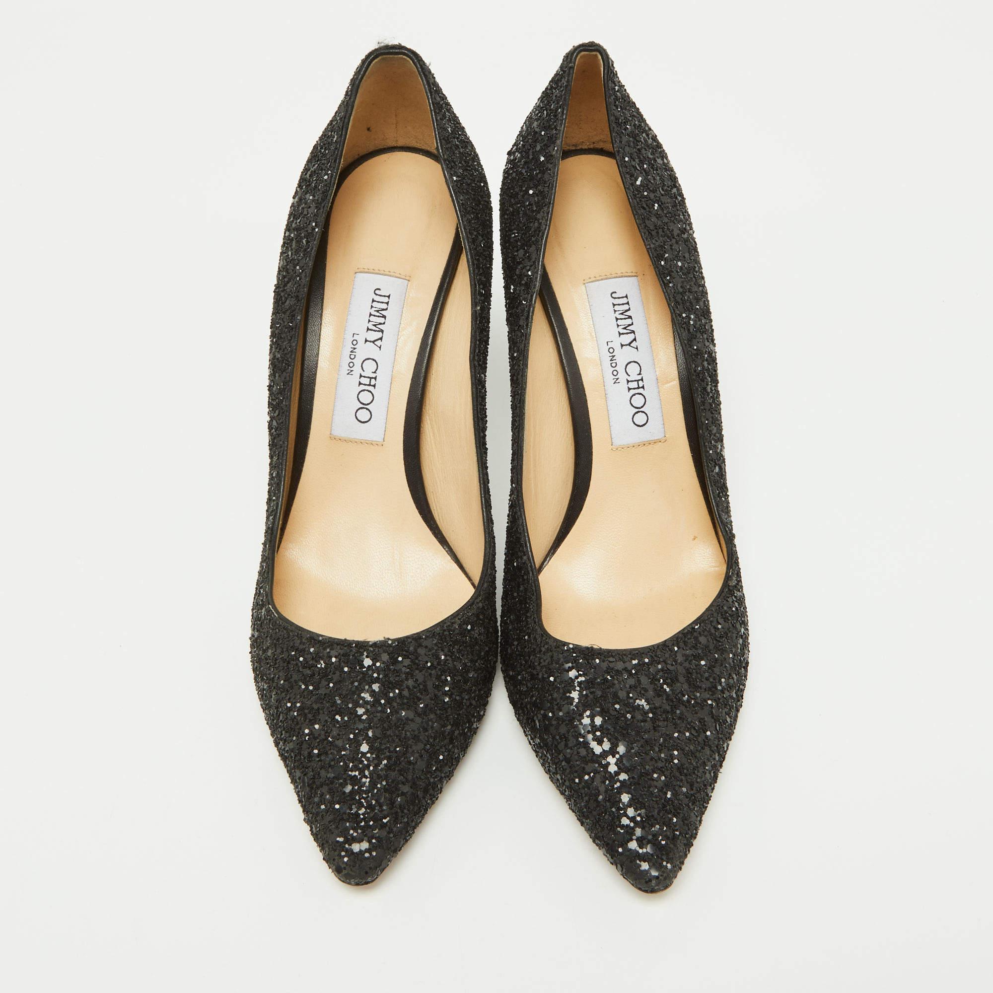 Jimmy Choo Black Coarse Glitter Romy Pumps Size 38 In Good Condition In Dubai, Al Qouz 2