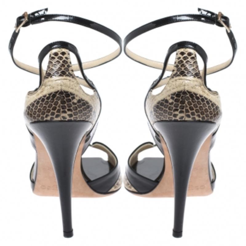 Jimmy Choo - Sandales à brides en cuir verni noir/crème Taille 38.5 en vente 1